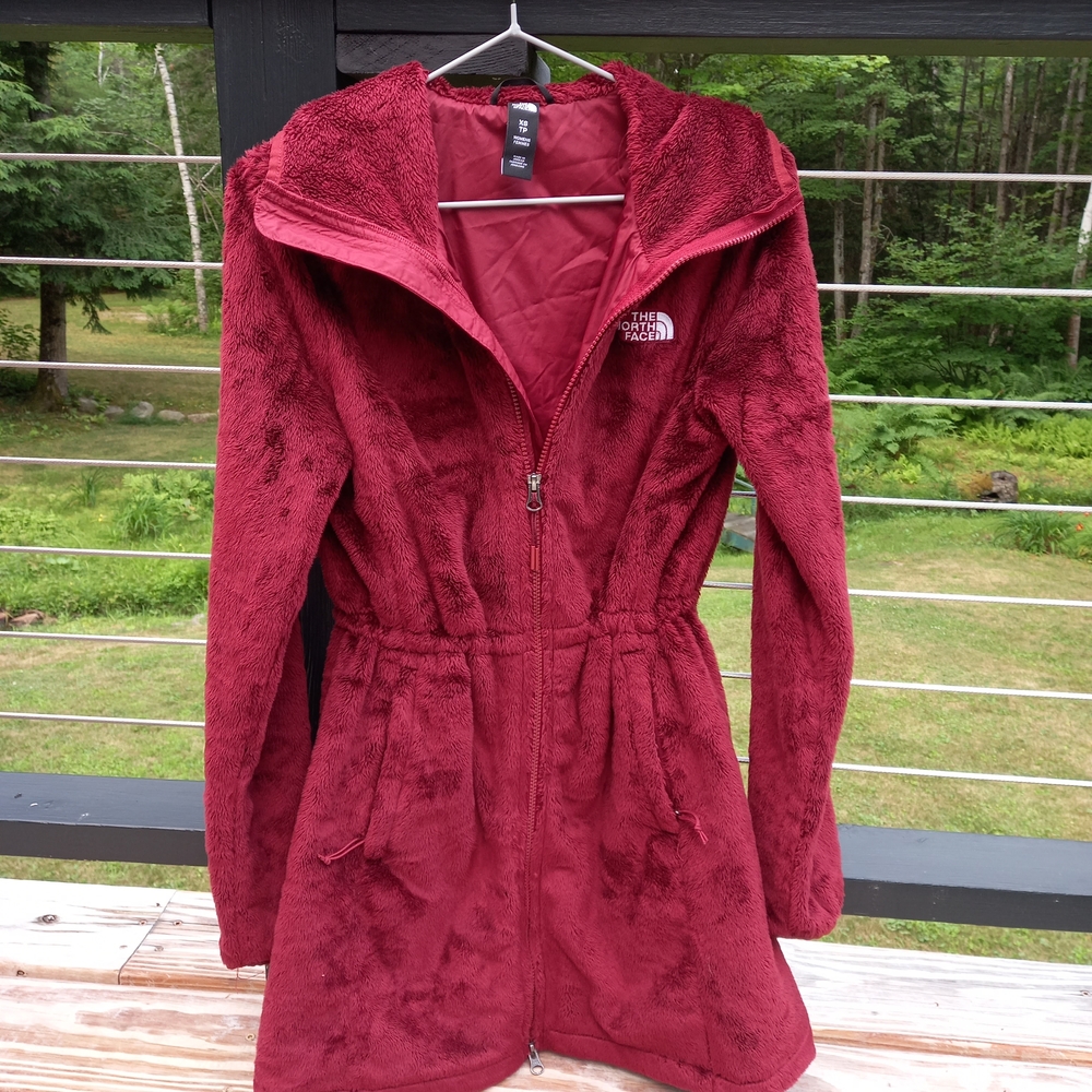 The North Face Women's Osito Long Burgundy Fleece Jacket